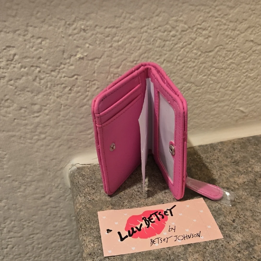 Betsey Johnson Pink Heart Quilted Wallet Nwt - Picture 3 of 3